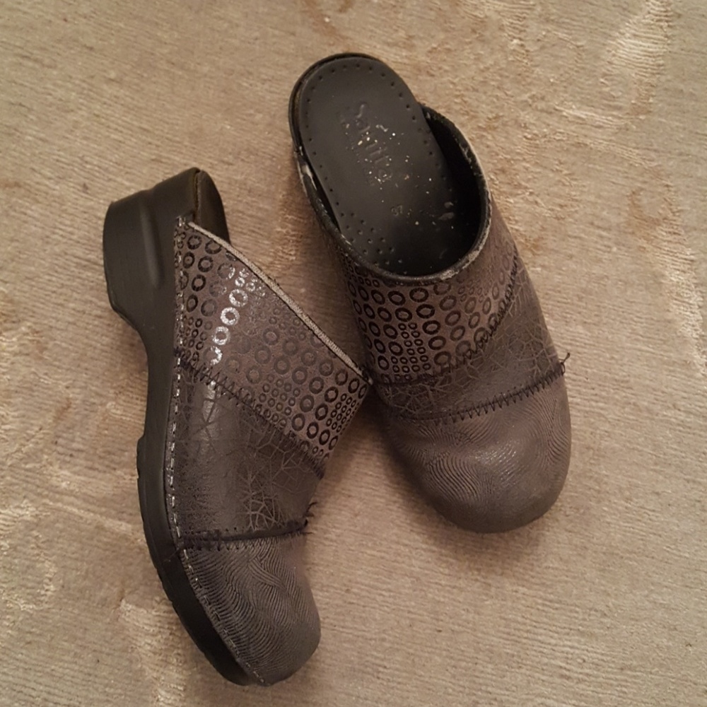 Sanita clogs